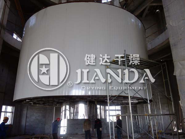 大型噴霧干燥機制作現(xiàn)場1